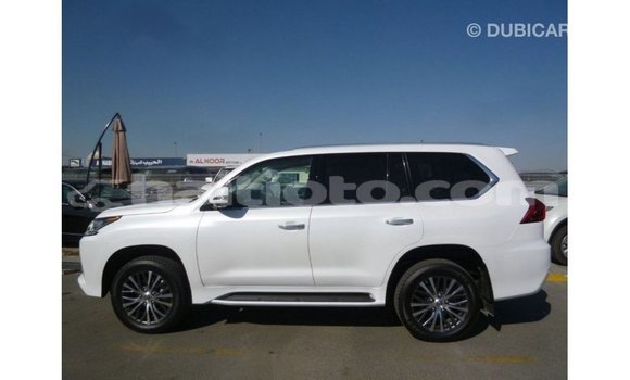 Acheter Import Voiture Lexus LX Blanc à Import - Dubai, Artibonite Acheter Import Voiture Lexus LX Blanc à Import - Dubai, Artibonite