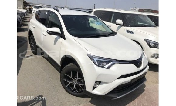 Acheter Import Voiture Toyota 4Runner Blanc à Import - Dubai, Artibonite Acheter Import Voiture Toyota 4Runner Blanc à Import - Dubai, Artibonite