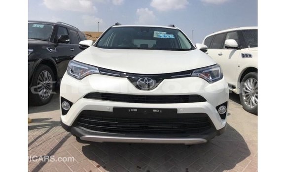 Acheter Import Voiture Toyota 4Runner Blanc à Import - Dubai, Artibonite Acheter Import Voiture Toyota 4Runner Blanc à Import - Dubai, Artibonite