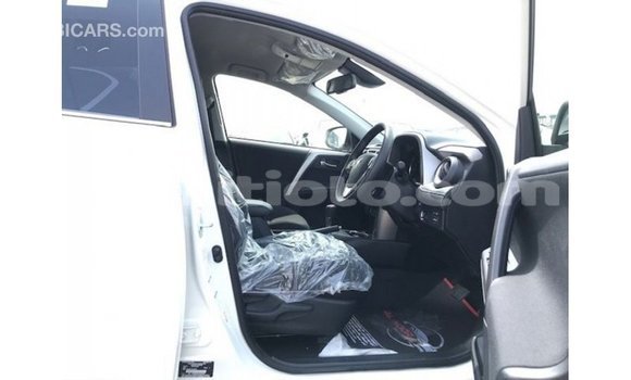 Acheter Import Voiture Toyota 4Runner Blanc à Import - Dubai, Artibonite Acheter Import Voiture Toyota 4Runner Blanc à Import - Dubai, Artibonite