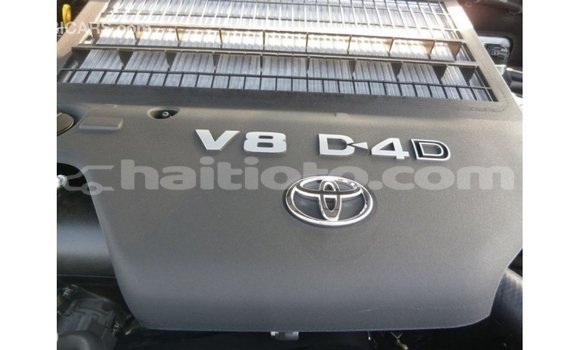 Acheter Import Voiture Toyota Land Cruiser Noir à Import - Dubai, Artibonite Acheter Import Voiture Toyota Land Cruiser Noir à Import - Dubai, Artibonite