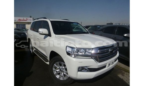 Acheter Import Voiture Toyota Land Cruiser Blanc à Import - Dubai, Artibonite Acheter Import Voiture Toyota Land Cruiser Blanc à Import - Dubai, Artibonite