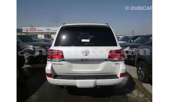 Acheter Import Voiture Toyota Land Cruiser Blanc à Import - Dubai, Artibonite Acheter Import Voiture Toyota Land Cruiser Blanc à Import - Dubai, Artibonite