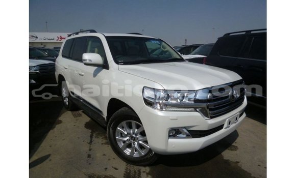Acheter Import Voiture Toyota Land Cruiser Blanc à Import - Dubai, Artibonite Acheter Import Voiture Toyota Land Cruiser Blanc à Import - Dubai, Artibonite