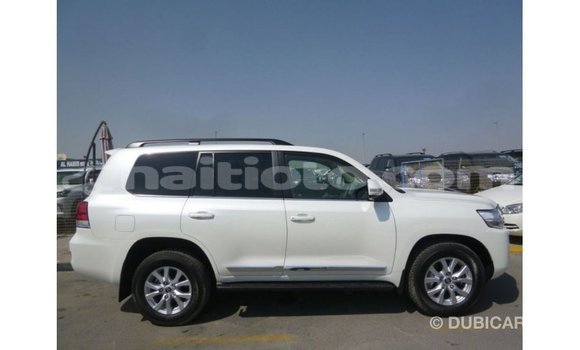 Acheter Import Voiture Toyota Land Cruiser Blanc à Import - Dubai, Artibonite Acheter Import Voiture Toyota Land Cruiser Blanc à Import - Dubai, Artibonite