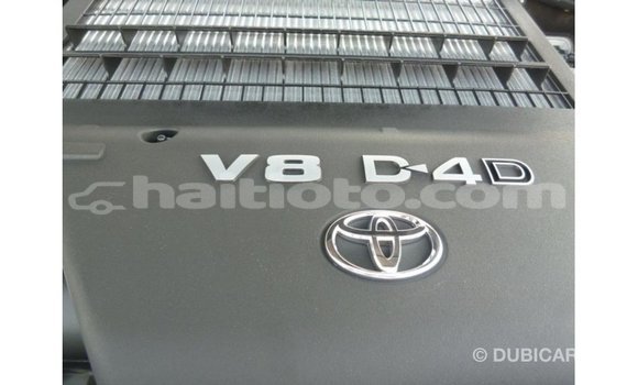 Acheter Import Voiture Toyota Land Cruiser Blanc à Import - Dubai, Artibonite Acheter Import Voiture Toyota Land Cruiser Blanc à Import - Dubai, Artibonite