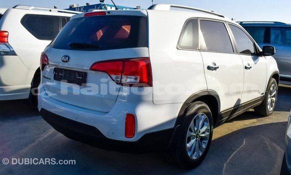 Acheter Import Voiture Kia Sorento Blanc à Import - Dubai, Artibonite Acheter Import Voiture Kia Sorento Blanc à Import - Dubai, Artibonite