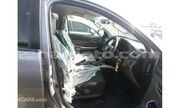 Acheter Import Voiture Mitsubishi i Autre à Import - Dubai, Artibonite Acheter Import Voiture Mitsubishi i Autre à Import - Dubai, Artibonite