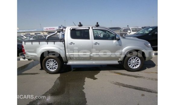 Acheter Import Voiture Toyota Hilux Autre à Import - Dubai, Artibonite Acheter Import Voiture Toyota Hilux Autre à Import - Dubai, Artibonite