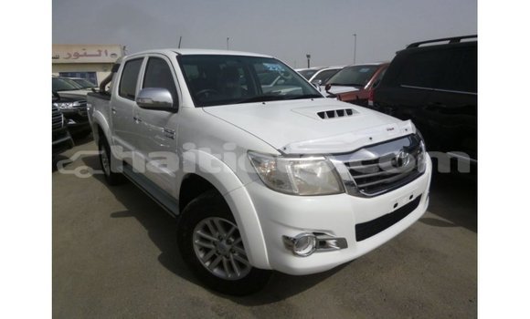 Acheter Import Voiture Toyota Hilux Blanc à Import - Dubai, Artibonite Acheter Import Voiture Toyota Hilux Blanc à Import - Dubai, Artibonite
