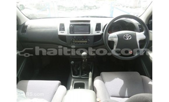 Acheter Import Voiture Toyota Hilux Blanc à Import - Dubai, Artibonite Acheter Import Voiture Toyota Hilux Blanc à Import - Dubai, Artibonite