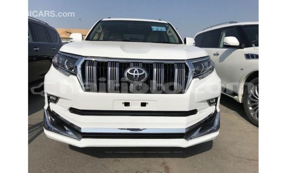 Acheter Import Voiture Toyota Prado Blanc à Import - Dubai, Artibonite Acheter Import Voiture Toyota Prado Blanc à Import - Dubai, Artibonite