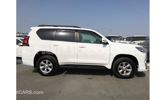 Acheter Import Voiture Toyota Prado Blanc à Import - Dubai, Artibonite Acheter Import Voiture Toyota Prado Blanc à Import - Dubai, Artibonite
