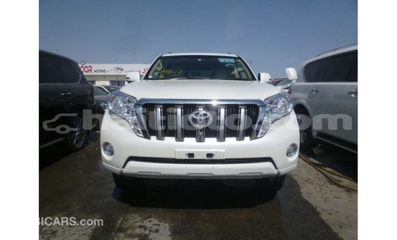 Acheter Import Voiture Toyota Prado Blanc à Import - Dubai, Artibonite Acheter Import Voiture Toyota Prado Blanc à Import - Dubai, Artibonite
