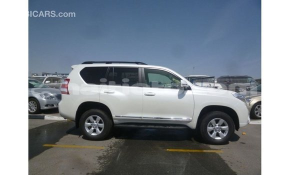 Acheter Import Voiture Toyota Prado Blanc à Import - Dubai, Artibonite Acheter Import Voiture Toyota Prado Blanc à Import - Dubai, Artibonite