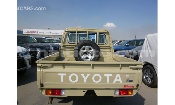 Acheter Import Voiture Toyota Land Cruiser Beige à Import - Dubai, Artibonite Acheter Import Voiture Toyota Land Cruiser Beige à Import - Dubai, Artibonite