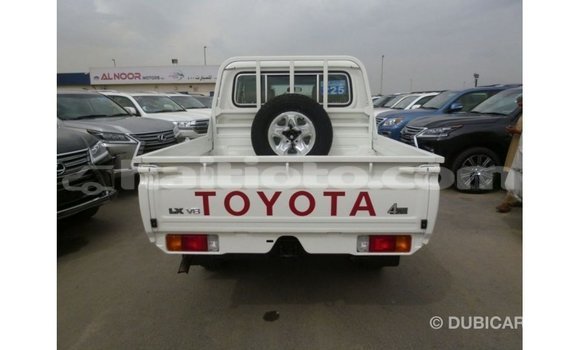 Acheter Import Voiture Toyota Land Cruiser Blanc à Import - Dubai, Artibonite Acheter Import Voiture Toyota Land Cruiser Blanc à Import - Dubai, Artibonite