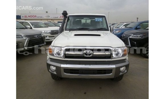 Acheter Import Voiture Toyota Land Cruiser Blanc à Import - Dubai, Artibonite Acheter Import Voiture Toyota Land Cruiser Blanc à Import - Dubai, Artibonite