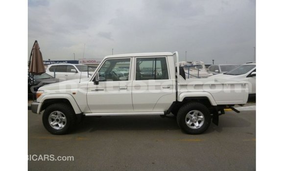 Acheter Import Voiture Toyota Land Cruiser Blanc à Import - Dubai, Artibonite Acheter Import Voiture Toyota Land Cruiser Blanc à Import - Dubai, Artibonite