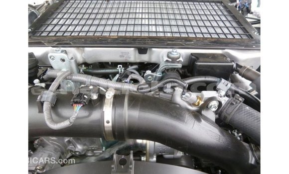 Acheter Import Voiture Toyota Land Cruiser Blanc à Import - Dubai, Artibonite Acheter Import Voiture Toyota Land Cruiser Blanc à Import - Dubai, Artibonite