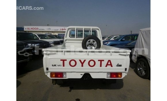 Acheter Import Voiture Toyota Land Cruiser Blanc à Import - Dubai, Artibonite Acheter Import Voiture Toyota Land Cruiser Blanc à Import - Dubai, Artibonite