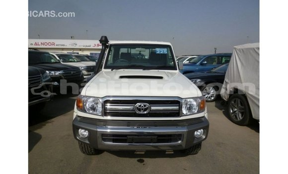 Acheter Import Voiture Toyota Land Cruiser Blanc à Import - Dubai, Artibonite Acheter Import Voiture Toyota Land Cruiser Blanc à Import - Dubai, Artibonite