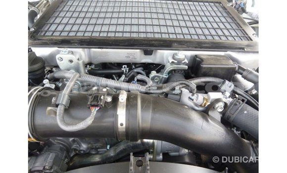 Acheter Import Voiture Toyota Land Cruiser Blanc à Import - Dubai, Artibonite Acheter Import Voiture Toyota Land Cruiser Blanc à Import - Dubai, Artibonite