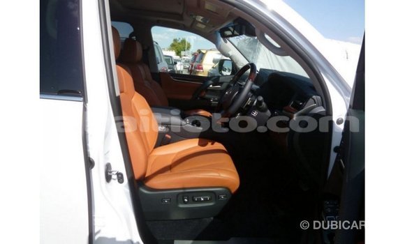 Acheter Import Voiture Lexus LX Blanc à Import - Dubai, Artibonite Acheter Import Voiture Lexus LX Blanc à Import - Dubai, Artibonite