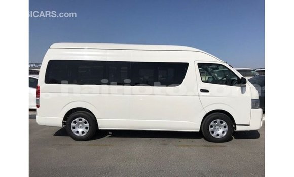 Acheter Import Voiture Toyota Hiace Blanc à Import - Dubai, Artibonite Acheter Import Voiture Toyota Hiace Blanc à Import - Dubai, Artibonite