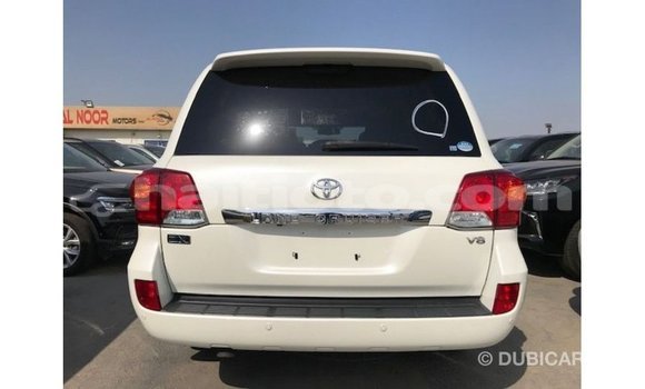 Acheter Import Voiture Toyota Land Cruiser Blanc à Import - Dubai, Artibonite Acheter Import Voiture Toyota Land Cruiser Blanc à Import - Dubai, Artibonite
