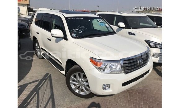 Acheter Import Voiture Toyota Land Cruiser Blanc à Import - Dubai, Artibonite Acheter Import Voiture Toyota Land Cruiser Blanc à Import - Dubai, Artibonite