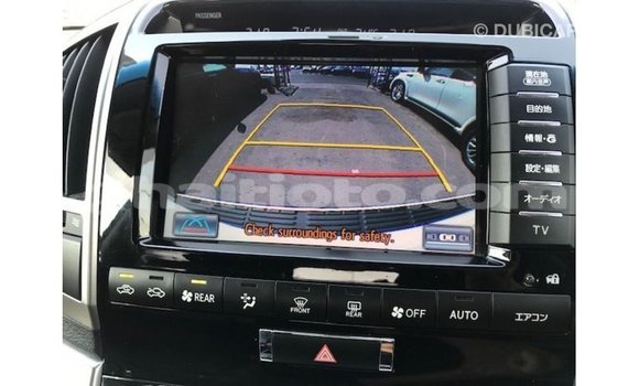 Acheter Import Voiture Toyota Land Cruiser Blanc à Import - Dubai, Artibonite Acheter Import Voiture Toyota Land Cruiser Blanc à Import - Dubai, Artibonite