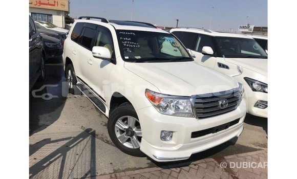 Acheter Import Voiture Toyota Land Cruiser Blanc à Import - Dubai, Artibonite Acheter Import Voiture Toyota Land Cruiser Blanc à Import - Dubai, Artibonite