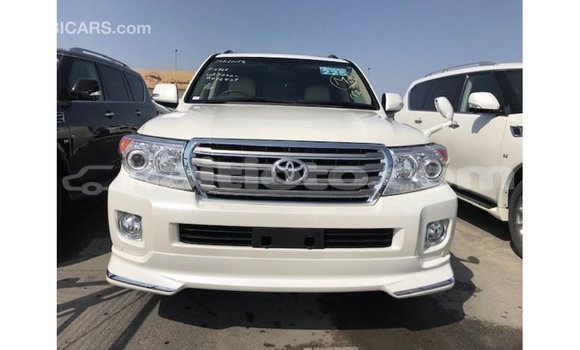 Acheter Import Voiture Toyota Land Cruiser Blanc à Import - Dubai, Artibonite Acheter Import Voiture Toyota Land Cruiser Blanc à Import - Dubai, Artibonite