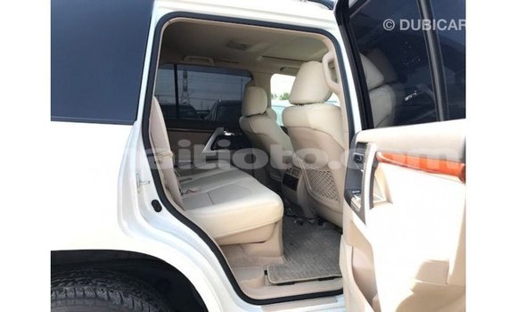 Acheter Import Voiture Toyota Land Cruiser Blanc à Import - Dubai, Artibonite Acheter Import Voiture Toyota Land Cruiser Blanc à Import - Dubai, Artibonite