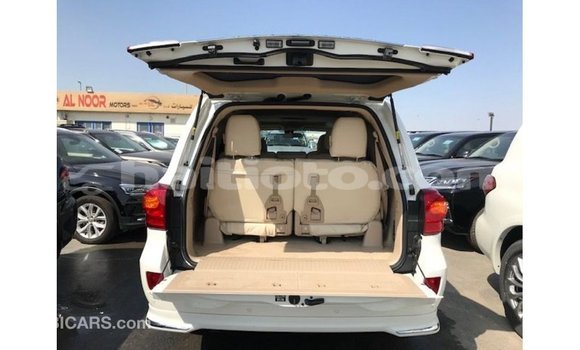 Acheter Import Voiture Toyota Land Cruiser Blanc à Import - Dubai, Artibonite Acheter Import Voiture Toyota Land Cruiser Blanc à Import - Dubai, Artibonite