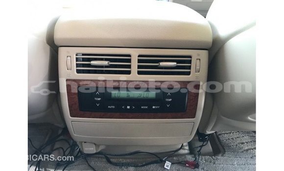 Acheter Import Voiture Toyota Land Cruiser Blanc à Import - Dubai, Artibonite Acheter Import Voiture Toyota Land Cruiser Blanc à Import - Dubai, Artibonite