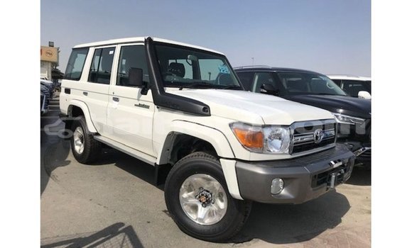 Acheter Import Voiture Toyota Land Cruiser Blanc à Import - Dubai, Artibonite Acheter Import Voiture Toyota Land Cruiser Blanc à Import - Dubai, Artibonite