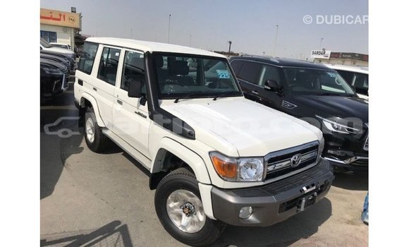 Acheter Import Voiture Toyota Land Cruiser Blanc à Import - Dubai, Artibonite Acheter Import Voiture Toyota Land Cruiser Blanc à Import - Dubai, Artibonite