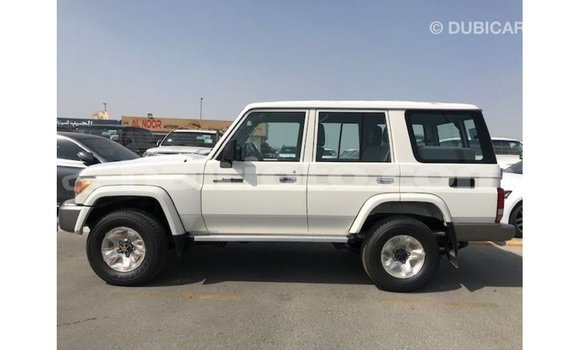 Acheter Import Voiture Toyota Land Cruiser Blanc à Import - Dubai, Artibonite Acheter Import Voiture Toyota Land Cruiser Blanc à Import - Dubai, Artibonite