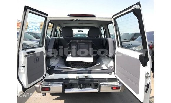 Acheter Import Voiture Toyota Land Cruiser Blanc à Import - Dubai, Artibonite Acheter Import Voiture Toyota Land Cruiser Blanc à Import - Dubai, Artibonite