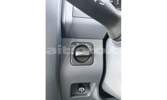 Acheter Import Voiture Toyota Land Cruiser Blanc à Import - Dubai, Artibonite Acheter Import Voiture Toyota Land Cruiser Blanc à Import - Dubai, Artibonite