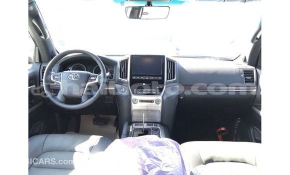 Acheter Import Voiture Toyota Land Cruiser Blanc à Import - Dubai, Artibonite Acheter Import Voiture Toyota Land Cruiser Blanc à Import - Dubai, Artibonite