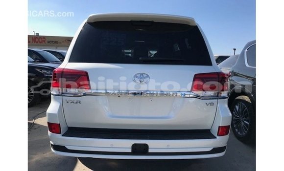 Acheter Import Voiture Toyota Land Cruiser Blanc à Import - Dubai, Artibonite Acheter Import Voiture Toyota Land Cruiser Blanc à Import - Dubai, Artibonite