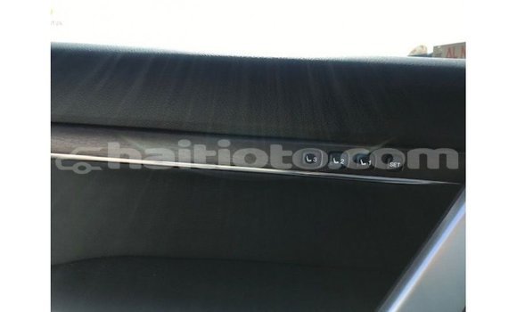 Acheter Import Voiture Toyota Land Cruiser Blanc à Import - Dubai, Artibonite Acheter Import Voiture Toyota Land Cruiser Blanc à Import - Dubai, Artibonite