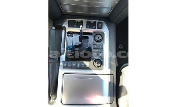 Acheter Import Voiture Toyota Land Cruiser Blanc à Import - Dubai, Artibonite Acheter Import Voiture Toyota Land Cruiser Blanc à Import - Dubai, Artibonite