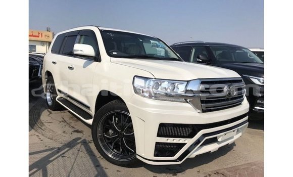 Acheter Import Voiture Toyota Land Cruiser Blanc à Import - Dubai, Artibonite Acheter Import Voiture Toyota Land Cruiser Blanc à Import - Dubai, Artibonite