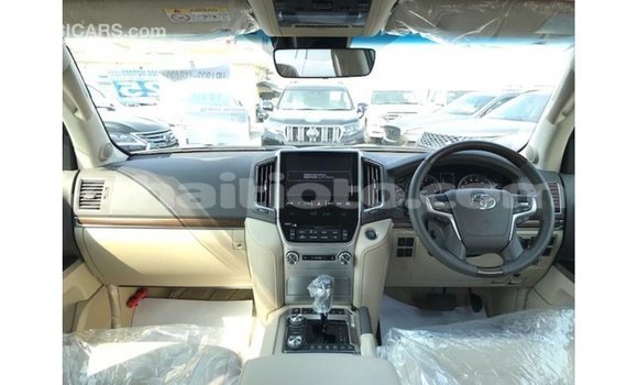 Acheter Import Voiture Toyota Land Cruiser Blanc à Import - Dubai, Artibonite Acheter Import Voiture Toyota Land Cruiser Blanc à Import - Dubai, Artibonite