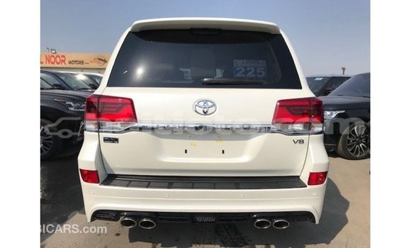 Acheter Import Voiture Toyota Land Cruiser Blanc à Import - Dubai, Artibonite Acheter Import Voiture Toyota Land Cruiser Blanc à Import - Dubai, Artibonite