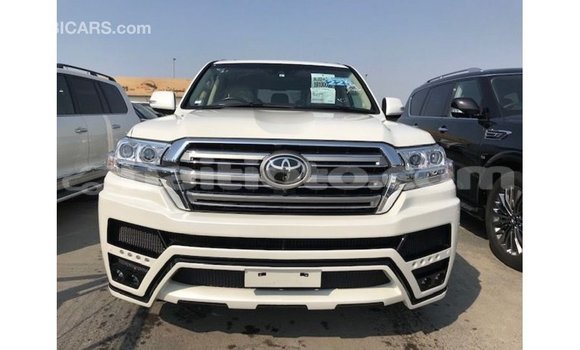 Acheter Import Voiture Toyota Land Cruiser Blanc à Import - Dubai, Artibonite Acheter Import Voiture Toyota Land Cruiser Blanc à Import - Dubai, Artibonite